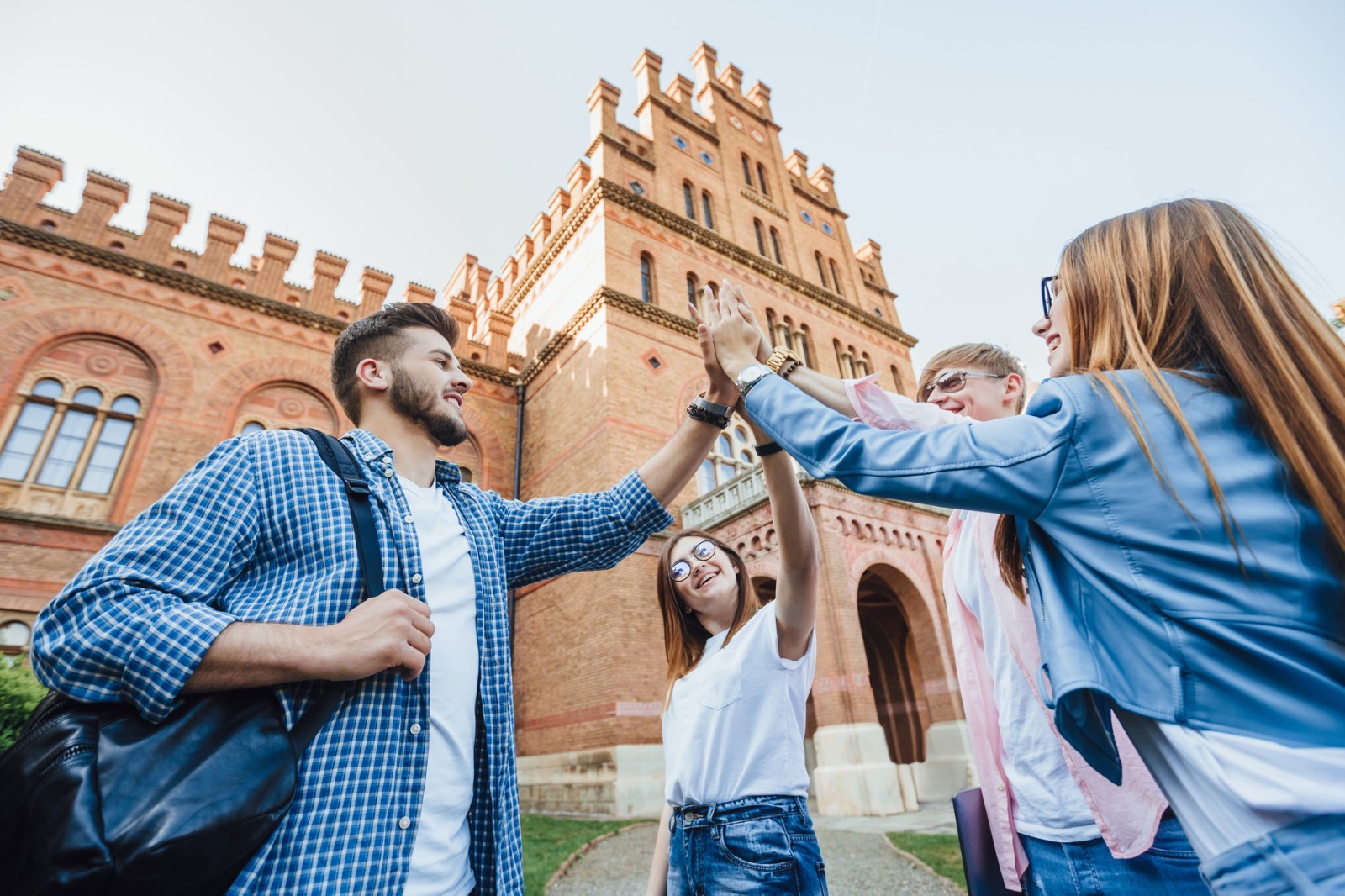 students choose course universities and country