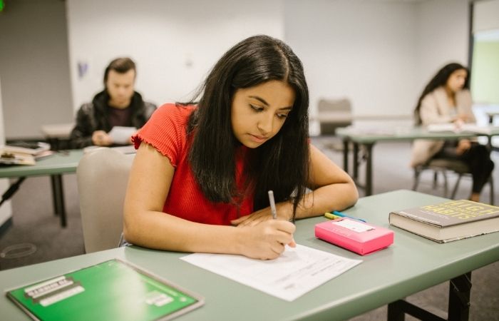 Which University Accepts Low PTE Scores in the UK