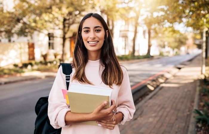 Fully Funded Scholarships in Dubai for Pakistani Students